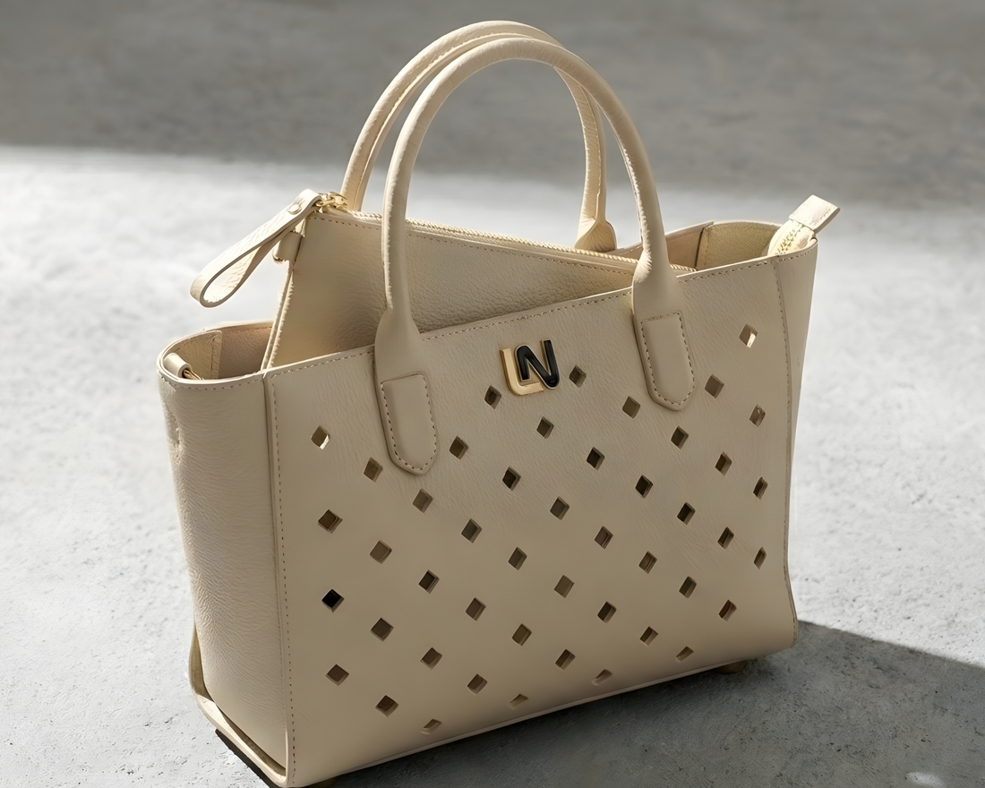 THE FACET TOTE